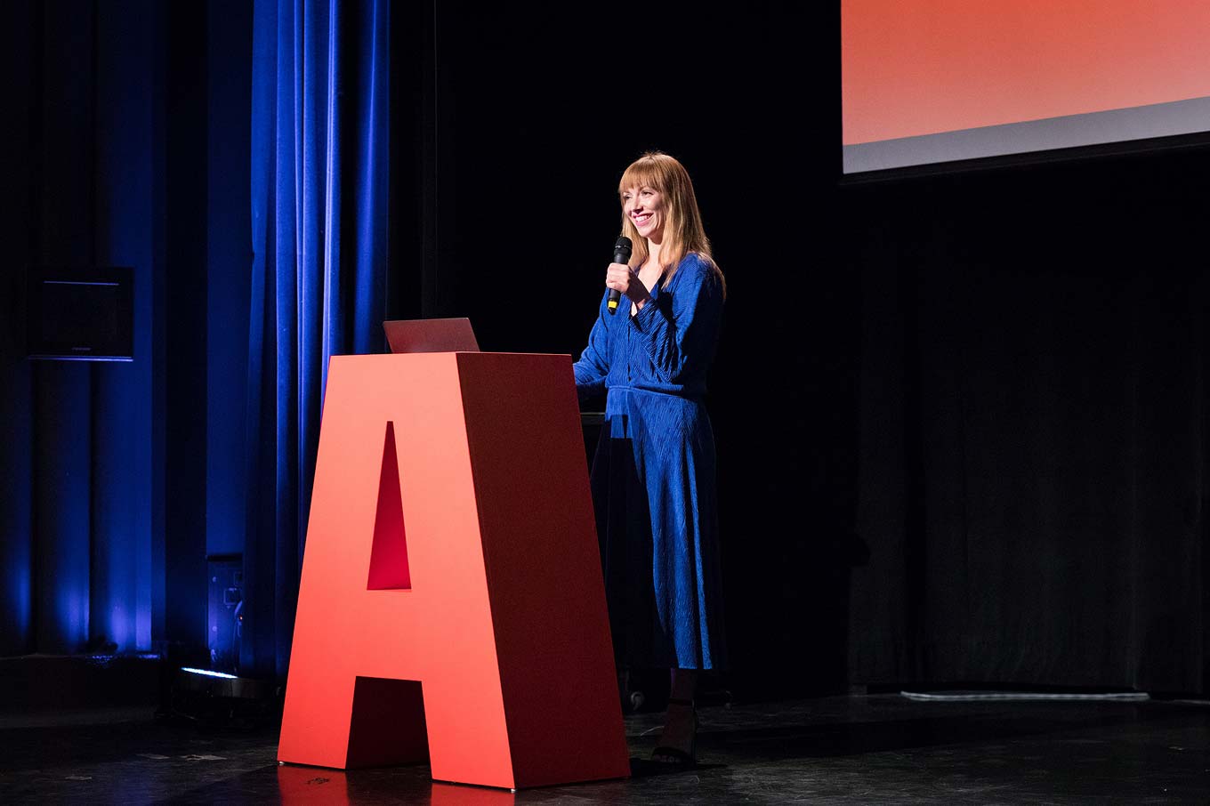 Elizabeth Carey Smith introducing speakers at ATypI 2017 Montreal