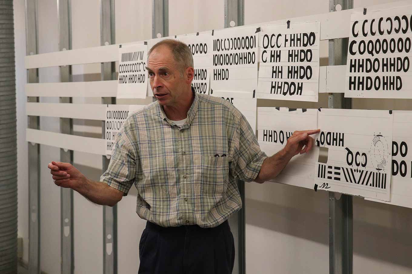 John Downer giving his Single Stroke Block Letters sign painting workshop.