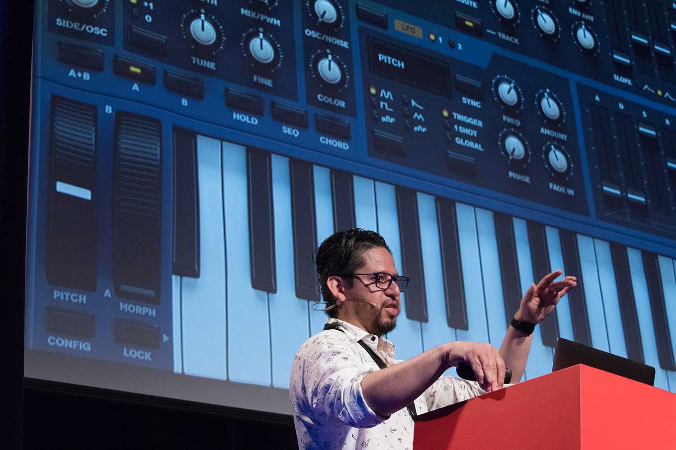 Santiago Orozco presenting at ATypI 2017 Montreal