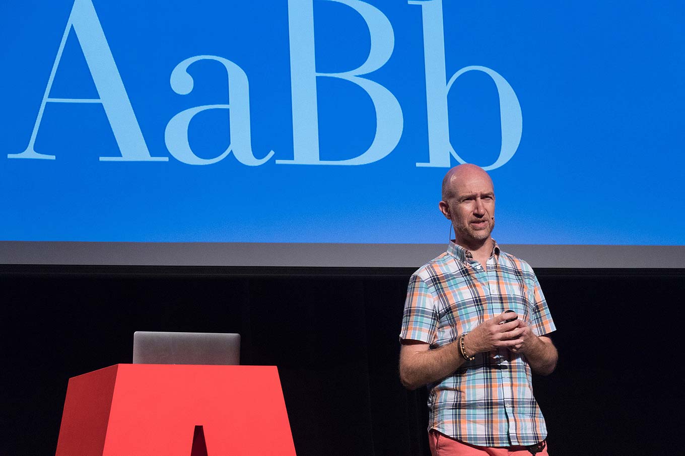 Yves Peters presenting at ATypI 2017 Montreal
